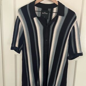 Hollister Men's Black and Gray Striped Shirt